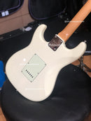 GUITARRA ELECTRICA TAGIMA BLANCA OLIMPICO CON FUNDA STRATUS BAG TG-530-OWH-LF-MG
