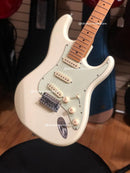 GUITARRA ELECTRICA TAGIMA BLANCA OLIMPICO CON FUNDA STRATUS BAG TG-530-OWH-LF-MG