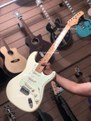 GUITARRA ELECTRICA TAGIMA BLANCA OLIMPICO CON FUNDA STRATUS BAG TG-530-OWH-LF-MG