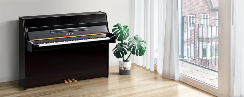 PIANO VERTICAL YAMAHA JX113TPE EBANO PULIDO 88 TECLAS 113 CM